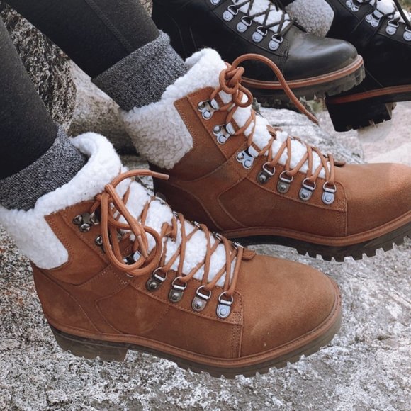 Marc Fisher Shoes - Marc Fisher Isabel Bootie Women’s 10 tan brown leather upper faux fur lace up